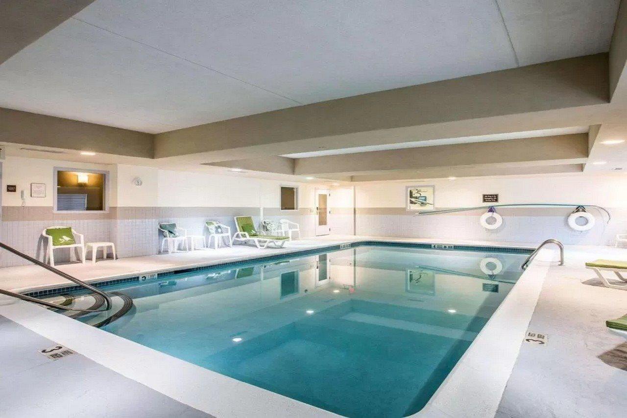 Sleep Inn & Suites Queensbury - Lake George מראה חיצוני תמונה