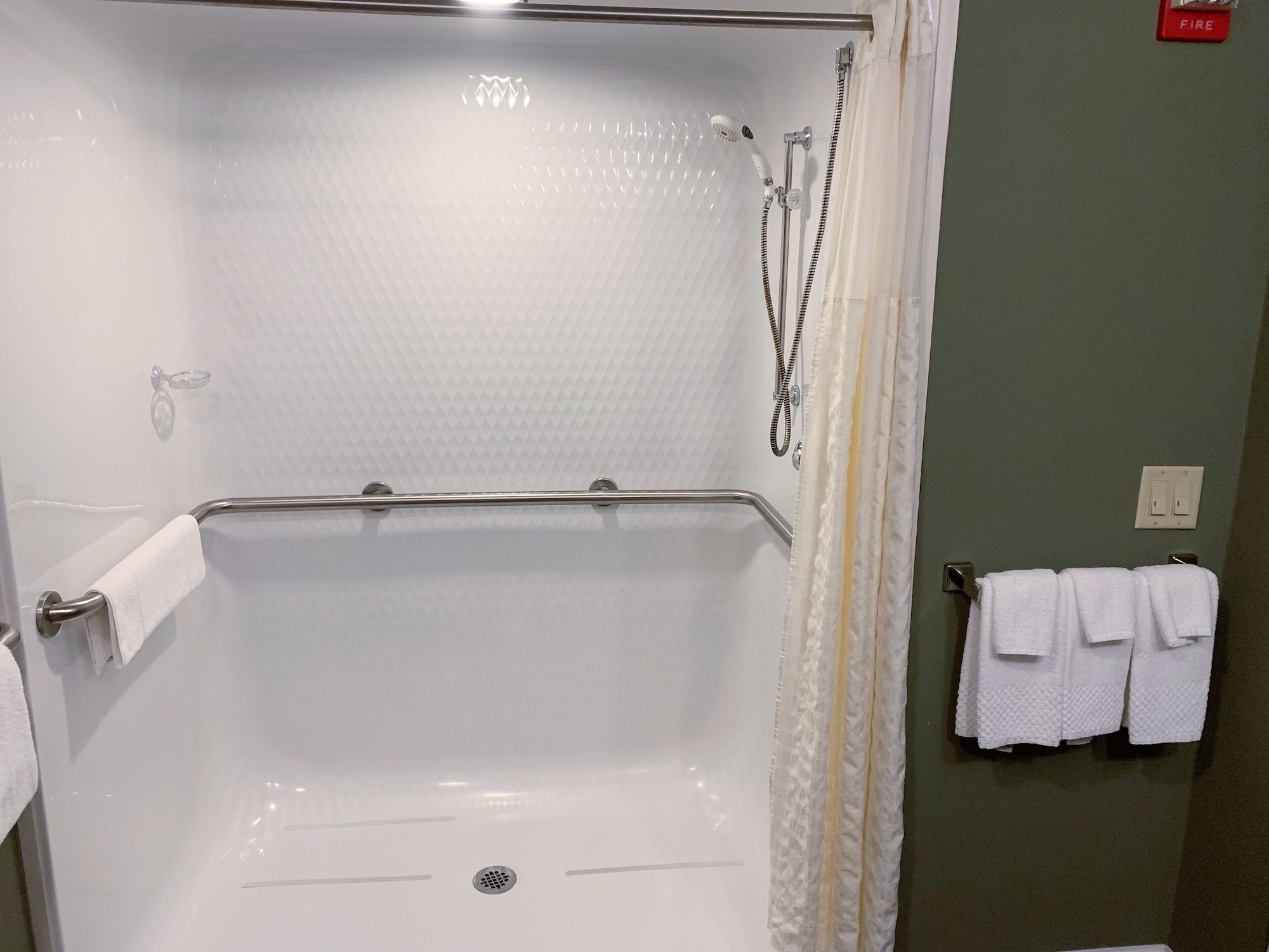 Sleep Inn & Suites Queensbury - Lake George מראה חיצוני תמונה
