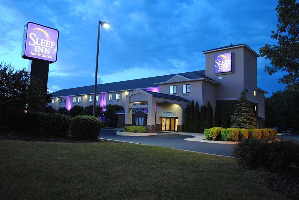 Sleep Inn & Suites Queensbury - Lake George מראה חיצוני תמונה