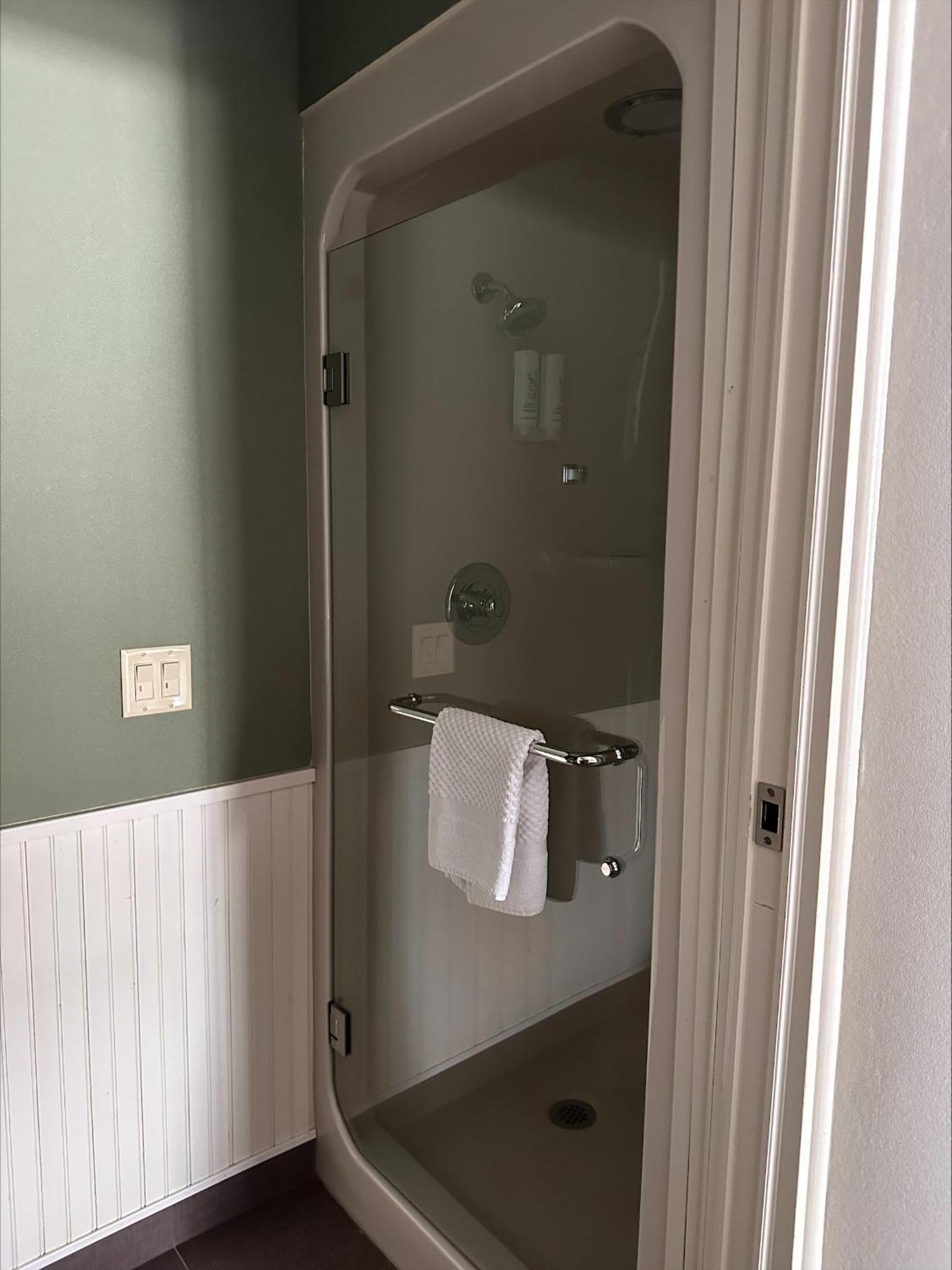 Sleep Inn & Suites Queensbury - Lake George מראה חיצוני תמונה
