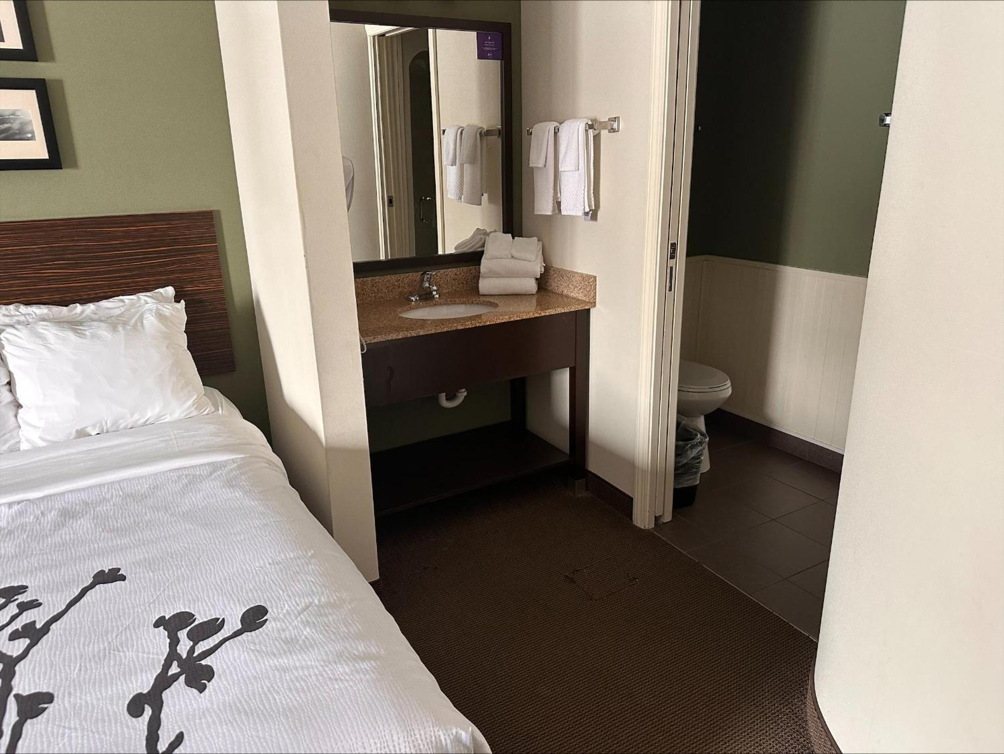 Sleep Inn & Suites Queensbury - Lake George מראה חיצוני תמונה