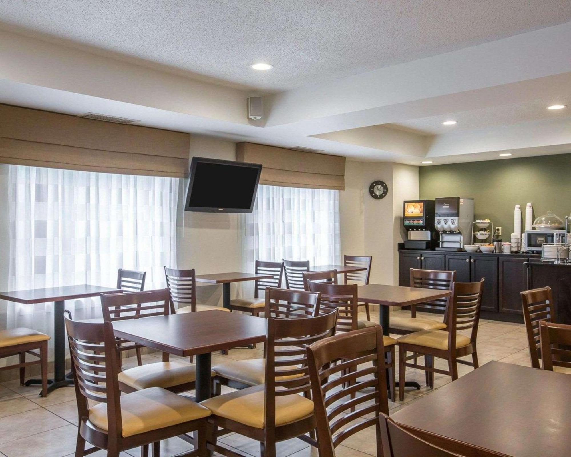Sleep Inn & Suites Queensbury - Lake George מראה חיצוני תמונה