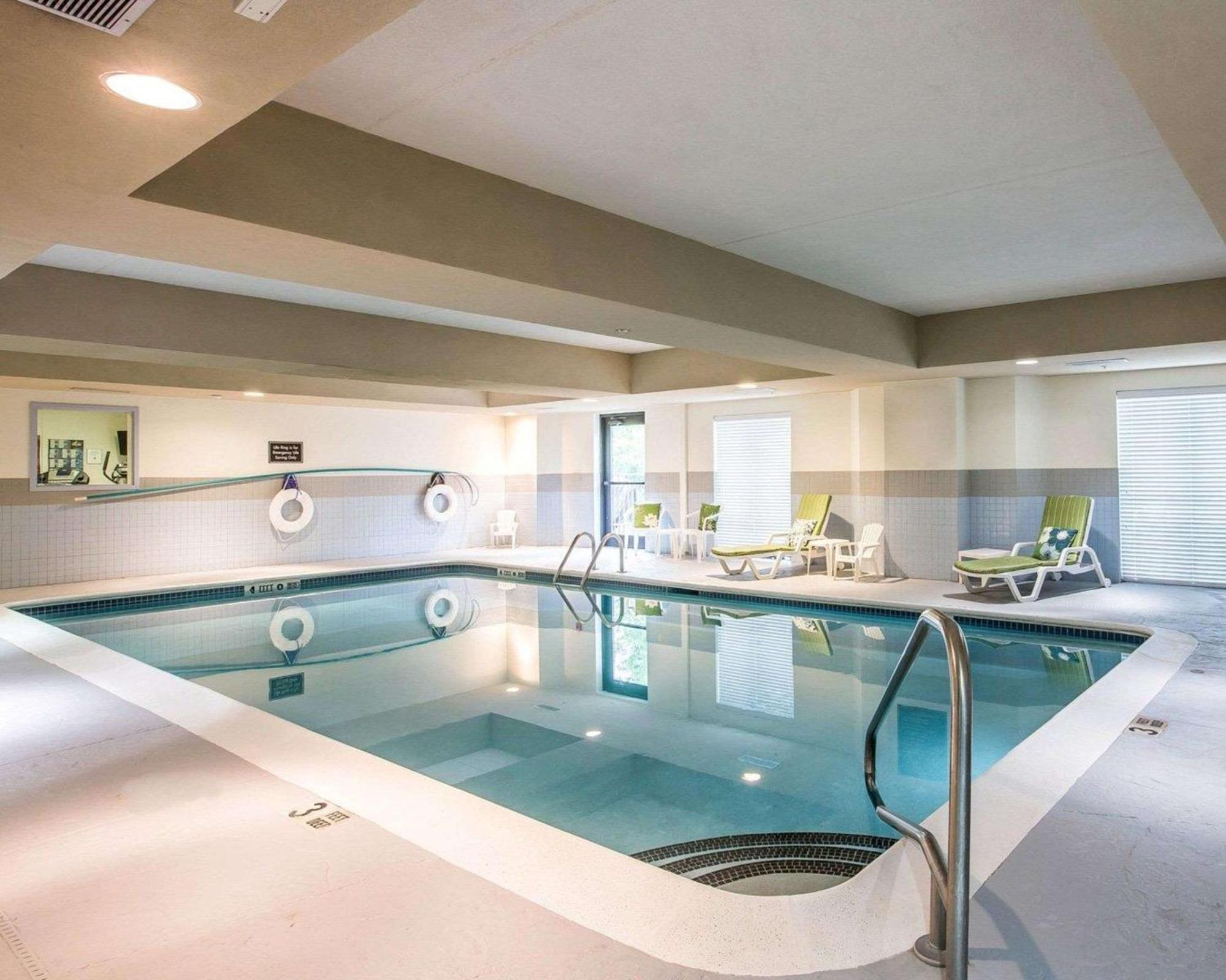 Sleep Inn & Suites Queensbury - Lake George מראה חיצוני תמונה