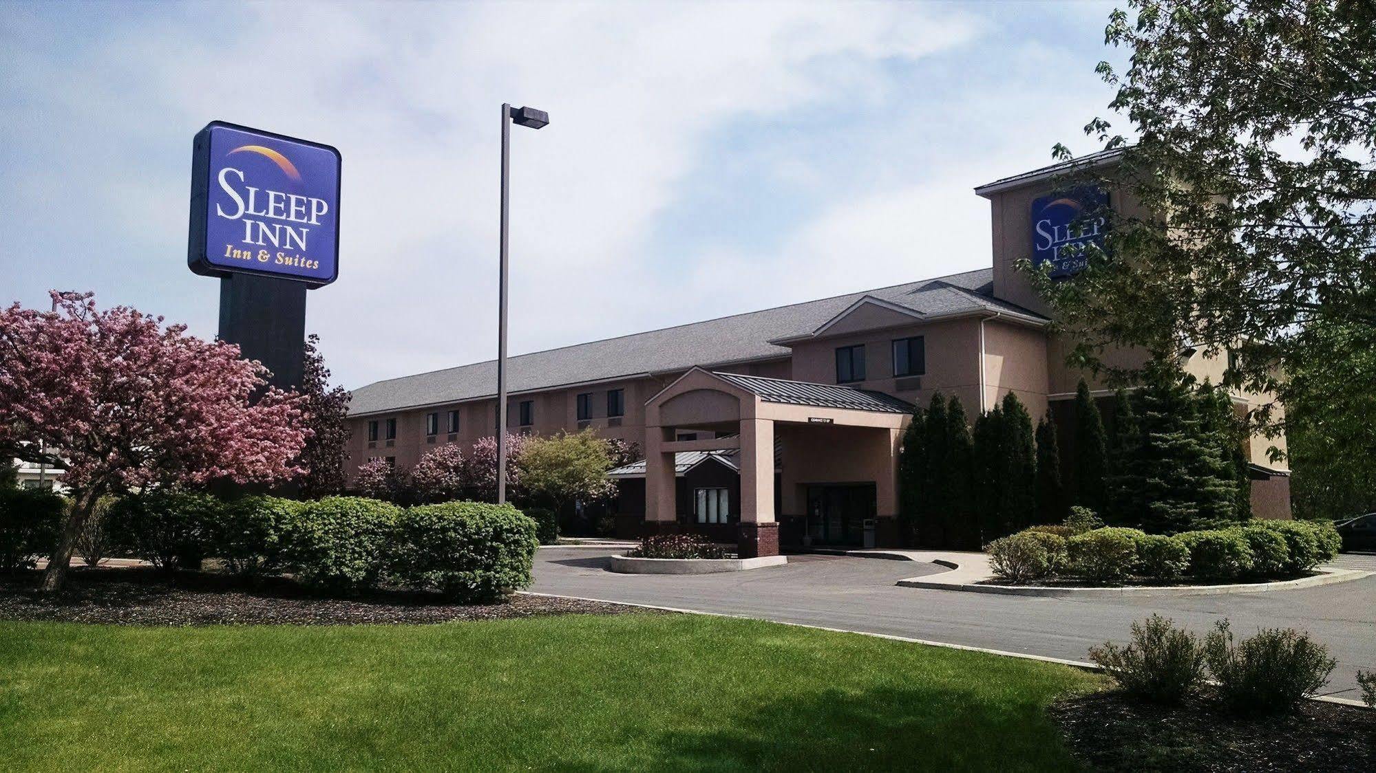Sleep Inn & Suites Queensbury - Lake George מראה חיצוני תמונה