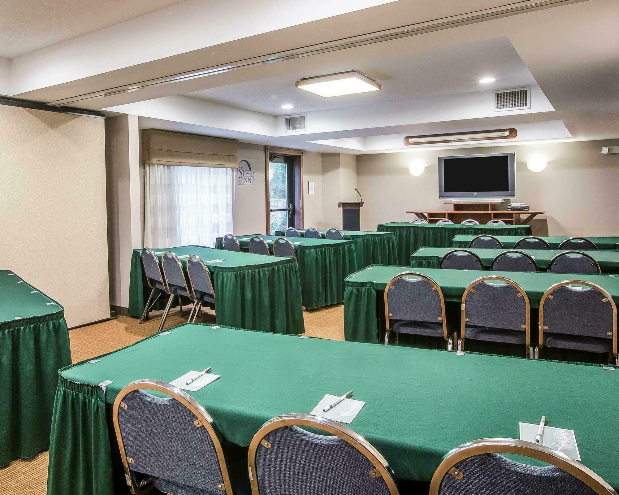 Sleep Inn & Suites Queensbury - Lake George מראה חיצוני תמונה